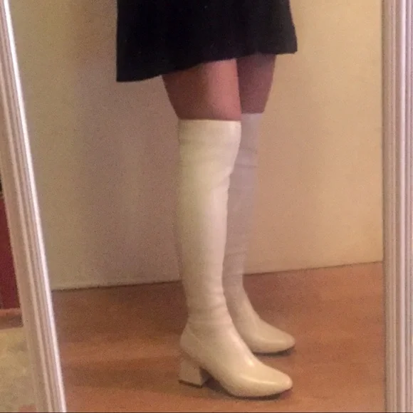 Over the knee high white faux leather gogo boots 6 - Picture 2 of 7